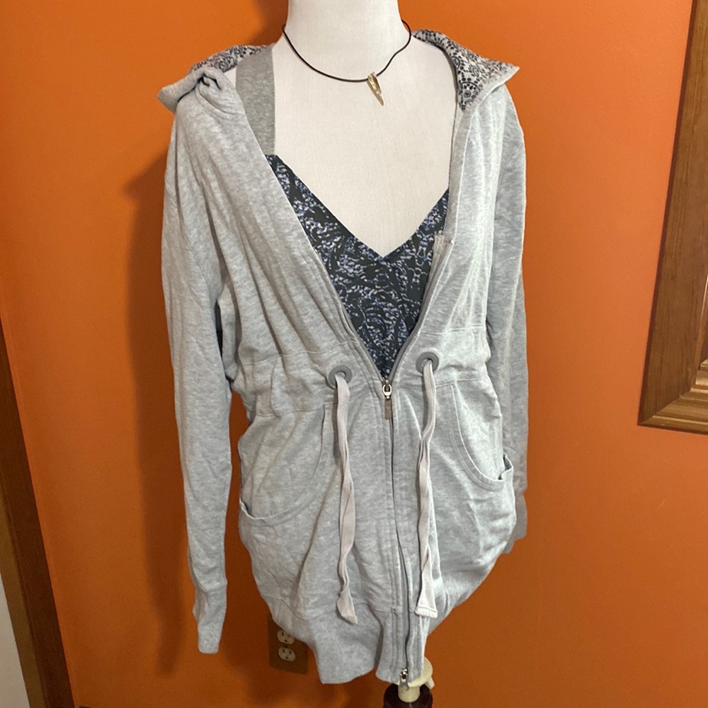 3/$19! DANSKIN Gray Jacket  ~ Workout Dance Hoodie ~ EUC!